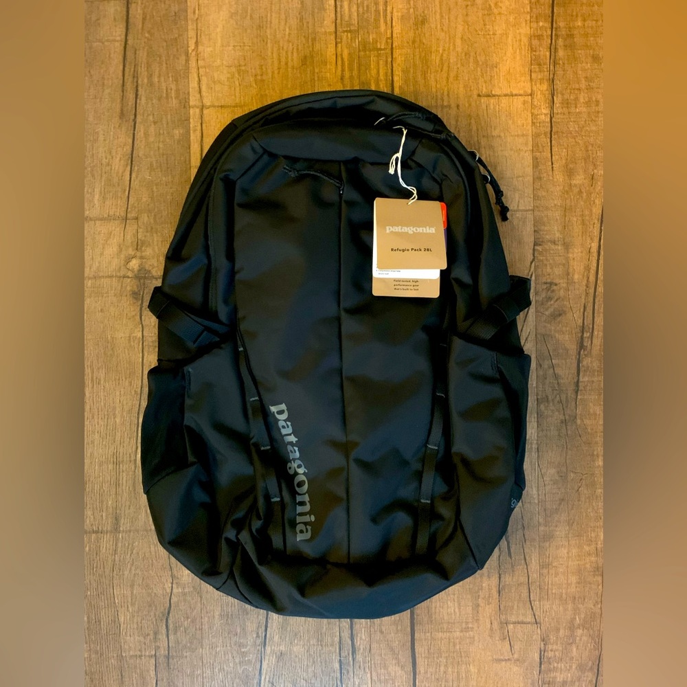 PATAGONIA REFUGIO 28L NWT (HARD TO FIND DISCONTINUED MODEL DESIGN)